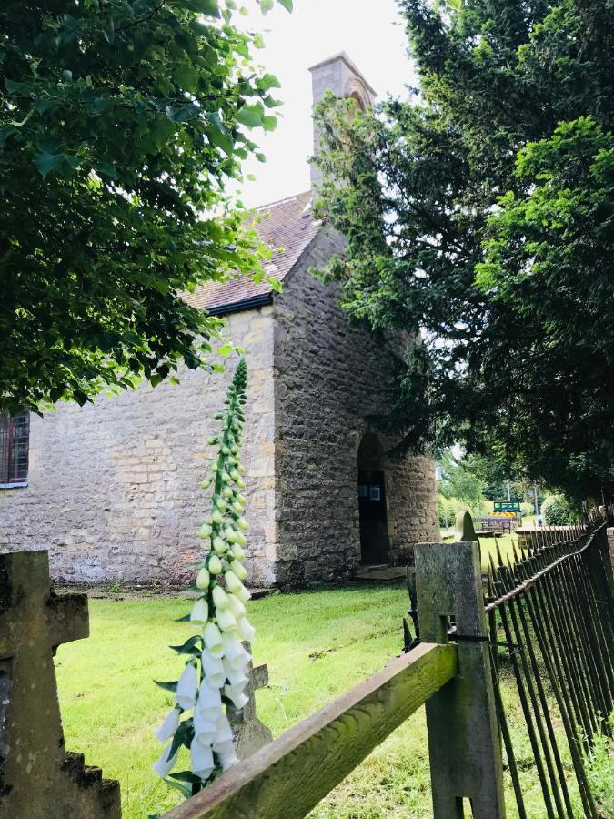 Charming Hen Cottage Countryside Retreat Lincoln Newball Exterior photo
