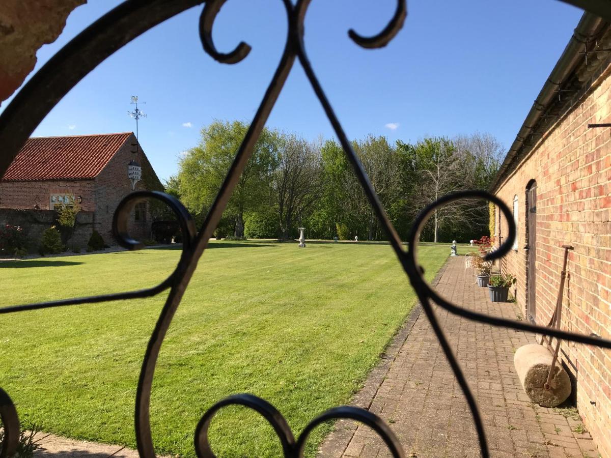Charming Hen Cottage Countryside Retreat Lincoln Newball Exterior photo