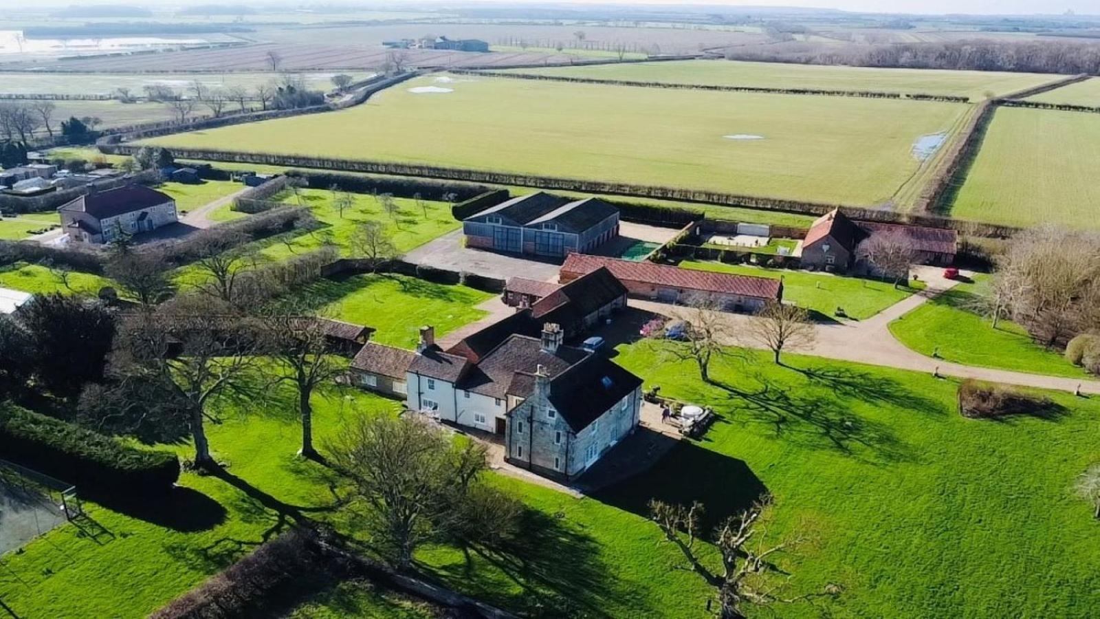 Charming Hen Cottage Countryside Retreat Lincoln Newball Exterior photo