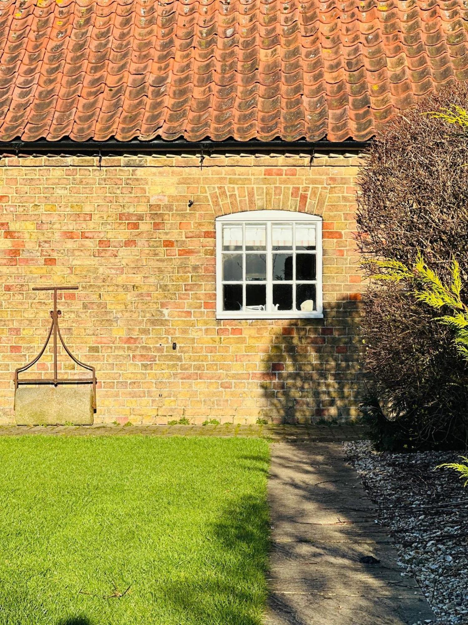 Charming Hen Cottage Countryside Retreat Lincoln Newball Exterior photo